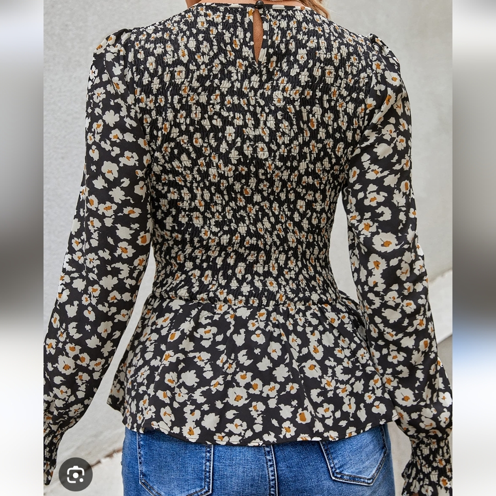 PrettyGarden Floral Smocked Babydoll Top Women's L Black White Cottagecore Y2K - Picture 6 of 10